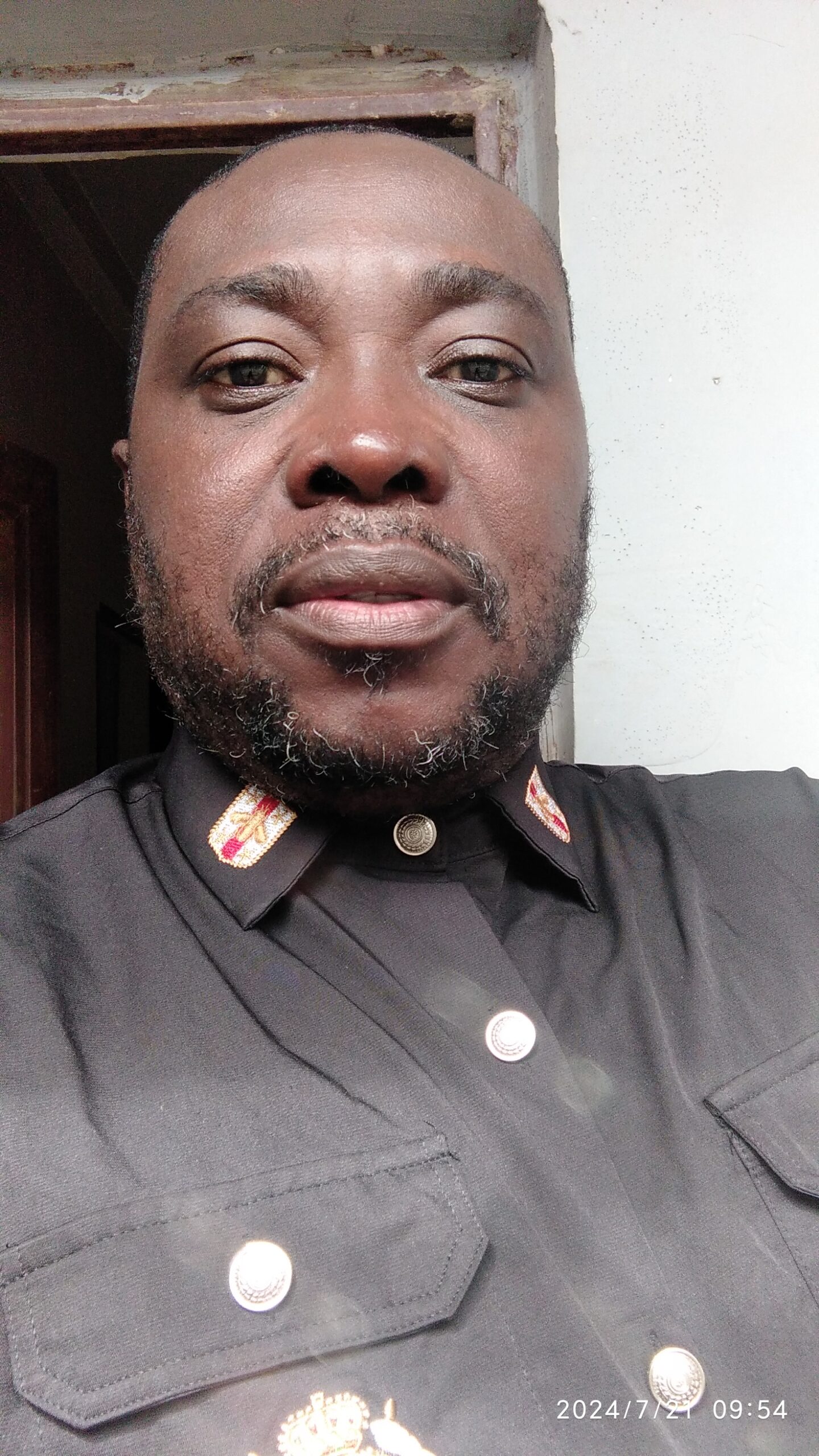 LEADERSHIP PROBLEM AND SOLUTIONS IN DECISION MAKING